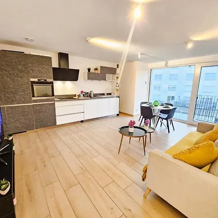 Peaceful 1br W Balcony Near Center Apartman *