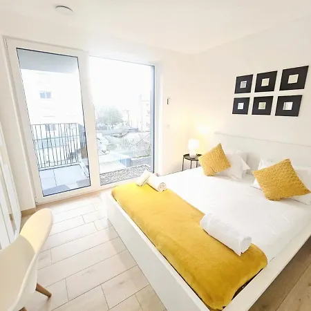Apartman Peaceful 1br W Balcony Near Center *