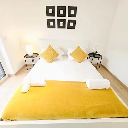 Peaceful 1br W Balcony Near Center